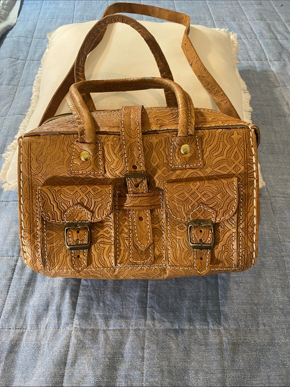 Vintage Western 70’s Tooled Leather Hand or Shoulder  Bag in a Rich Warm Tan